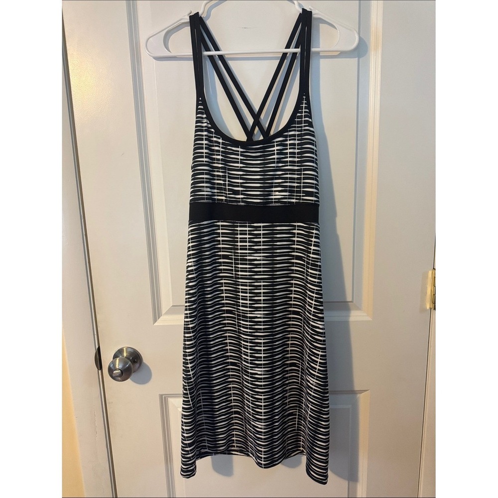 Lola women's summer active dress black/white size large cross backing